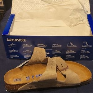 Birkenstock Arizona bs sandals in taupe size 9